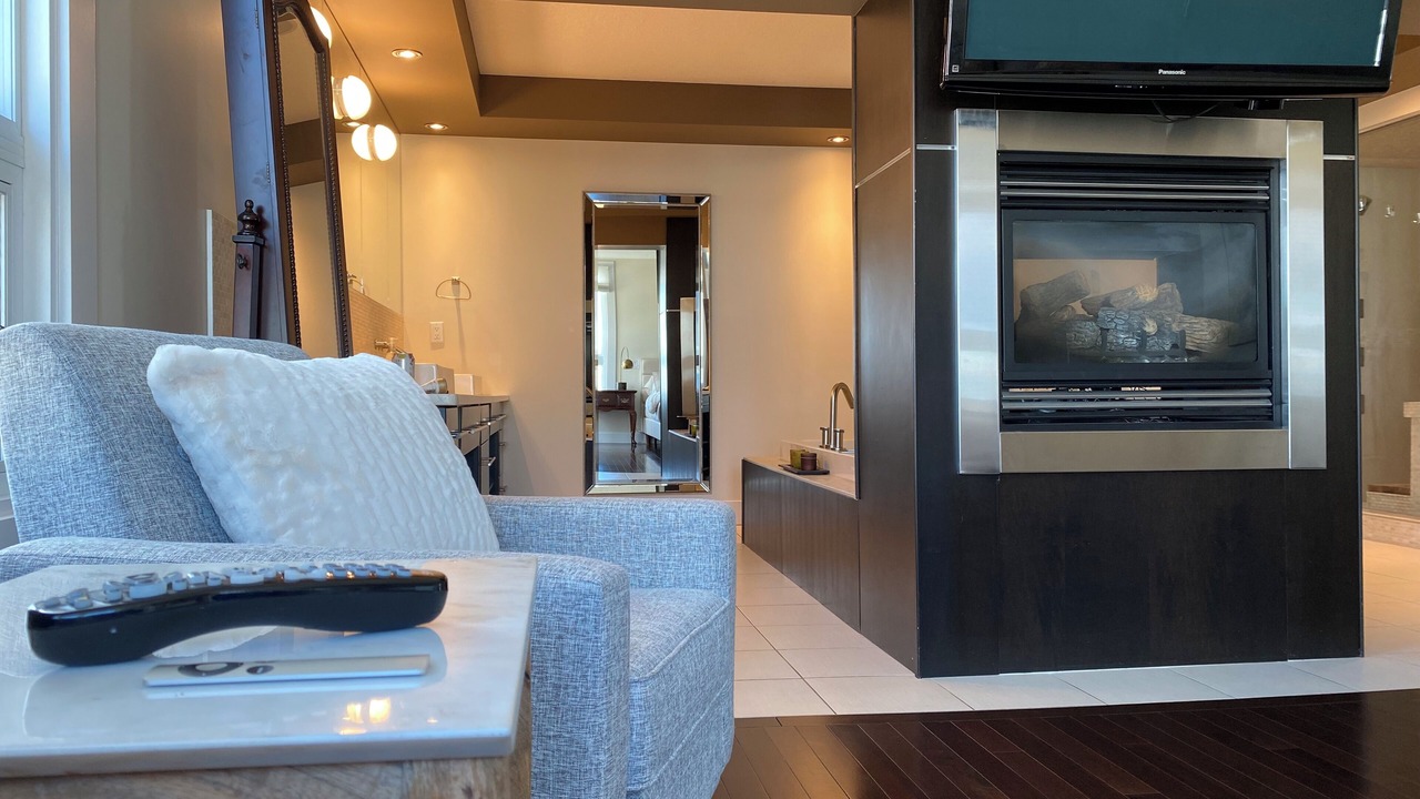 Photo of Livingroom in North Central Edmonton