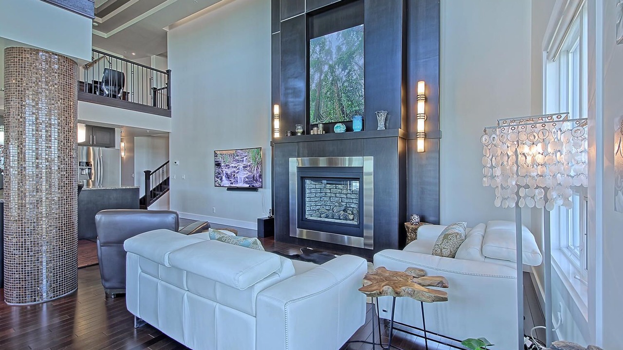 Photo of Livingroom in North Central Edmonton