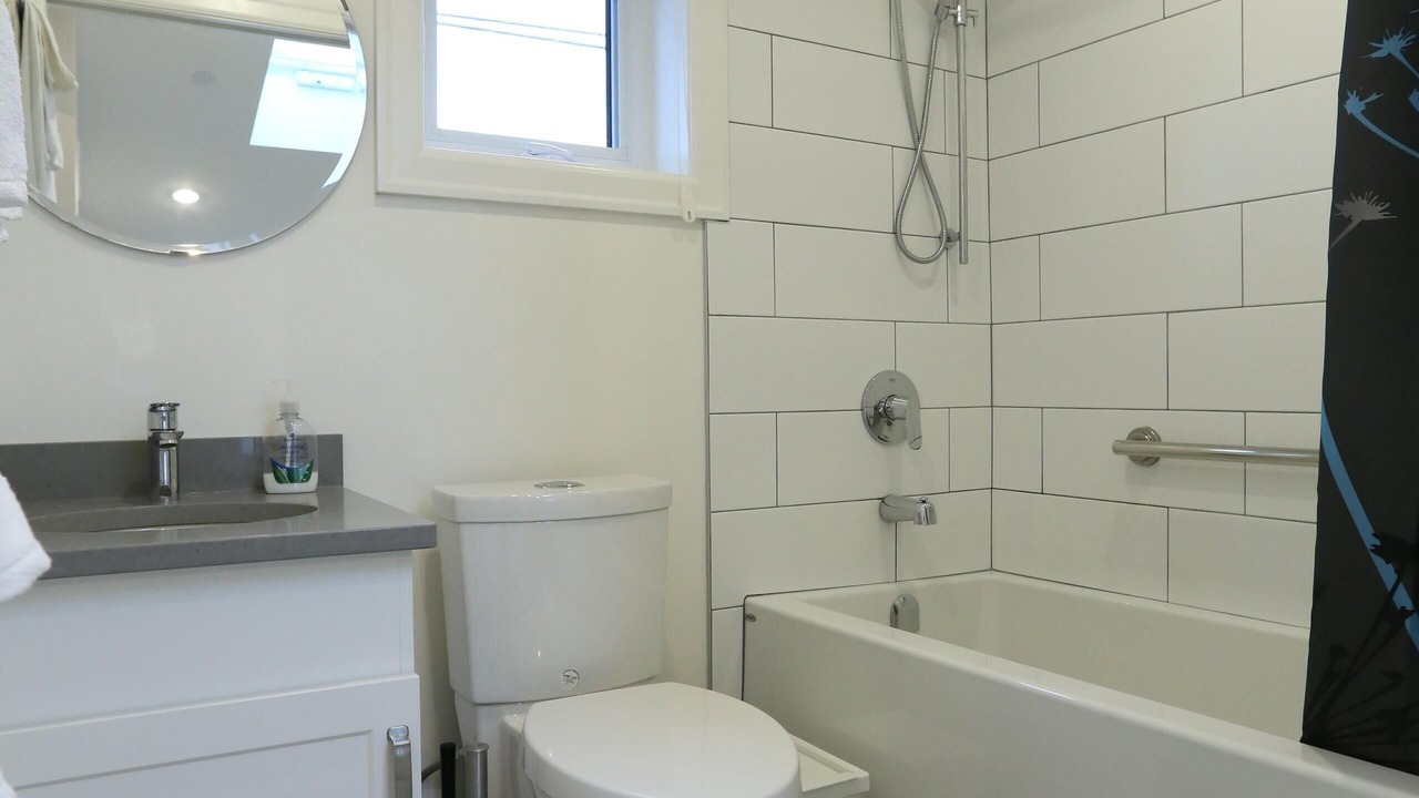Photo of Bathroom in Arbutus Ridge