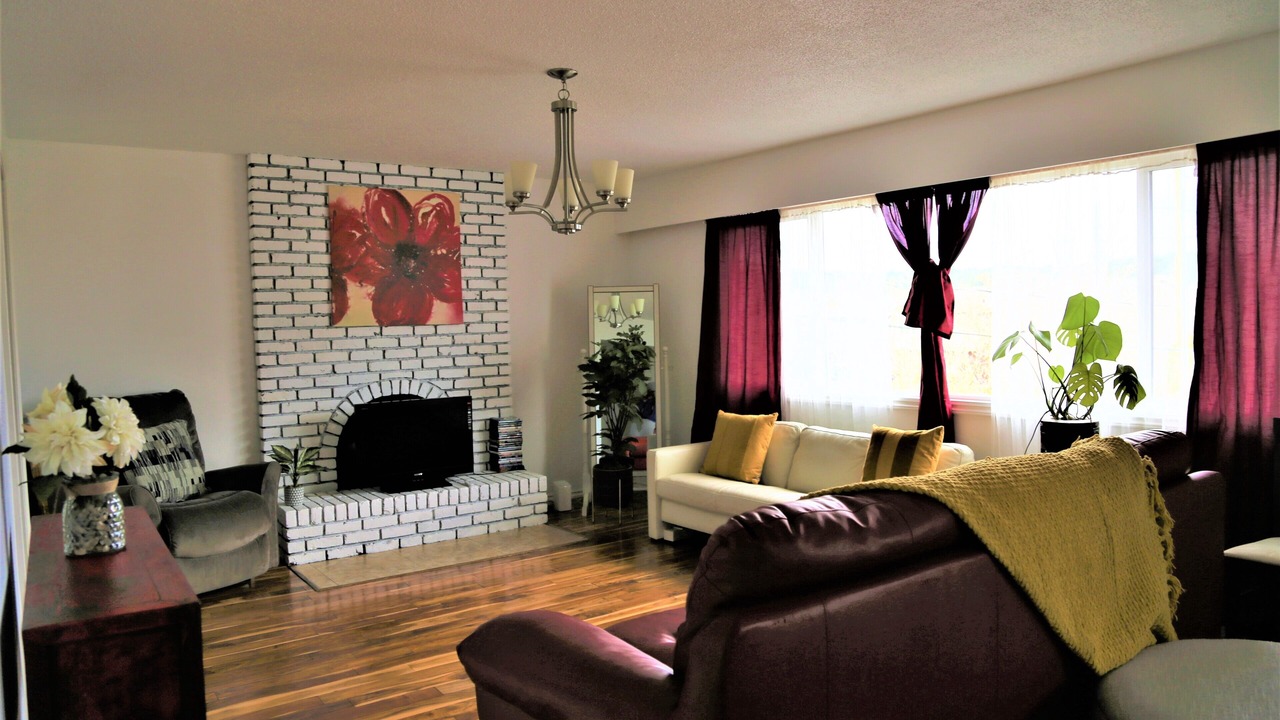 Photo of Livingroom in Colwood