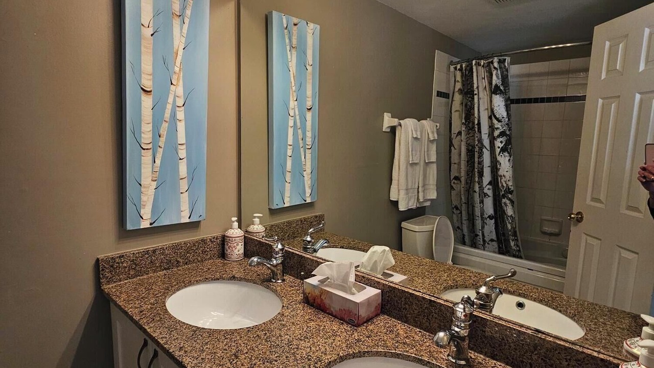 Photo of Bathroom in Craigleith