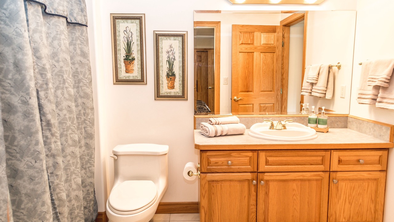 Photo of Bathroom in Okanagan-Similkameen
