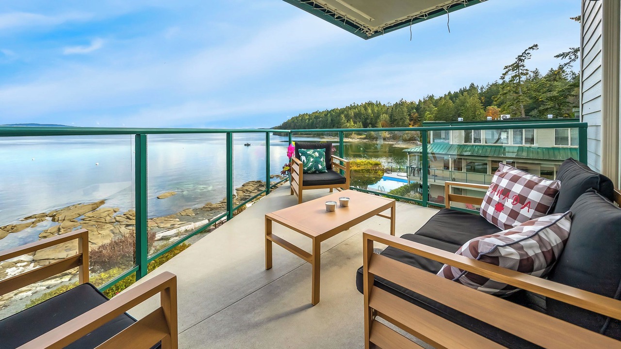Photo of Patio Balcony in Yellow Point