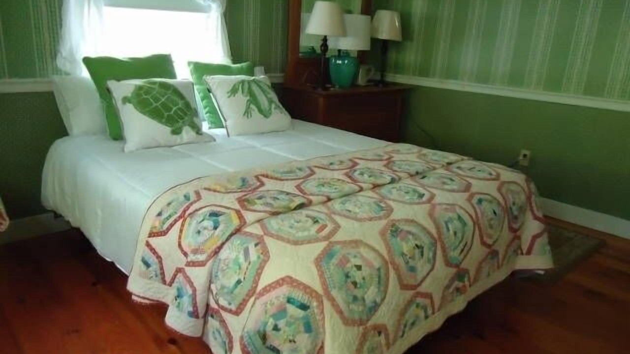 Photo of Bedroom in Mahone Bay