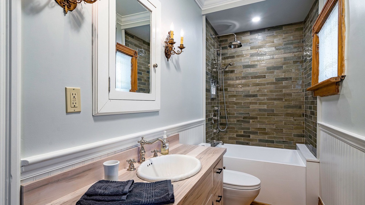 Photo of Bathroom in Grey Highlands