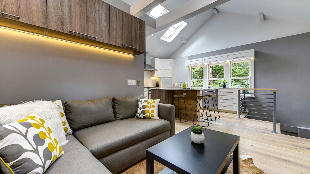 Photo of Livingroom in Mapleton Hill