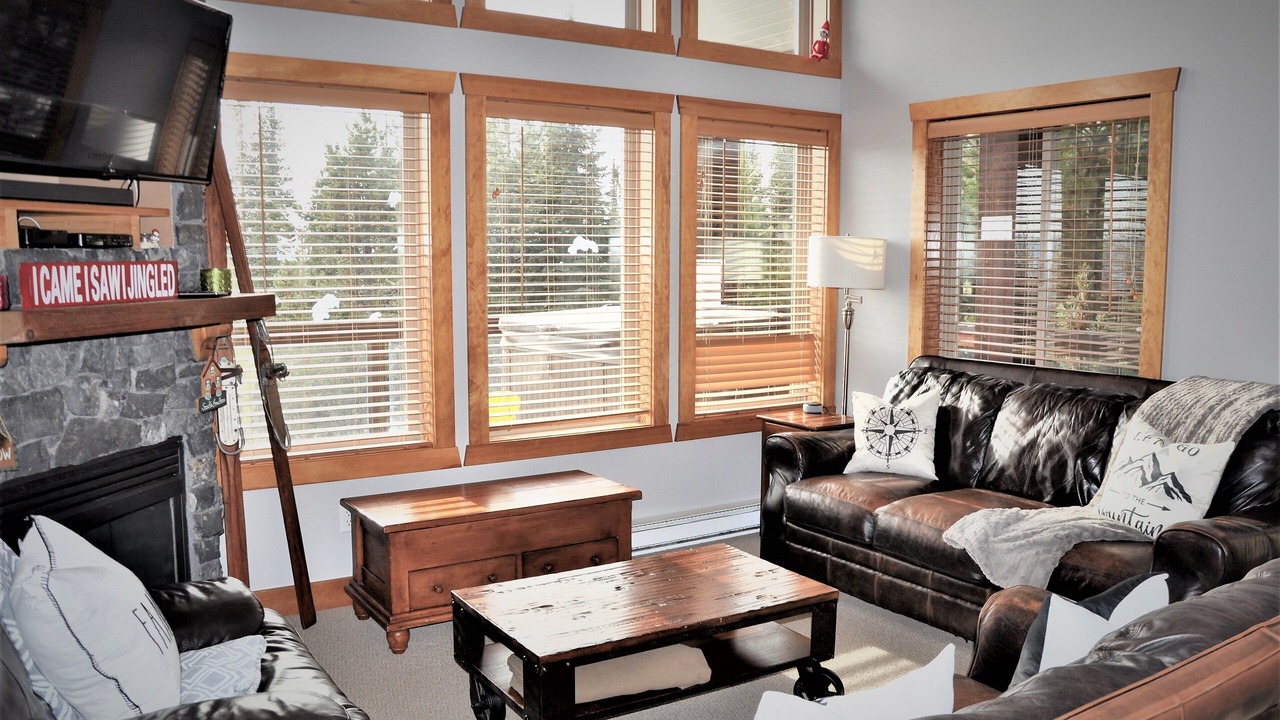 Photo of Livingroom in Snow Pine Estates