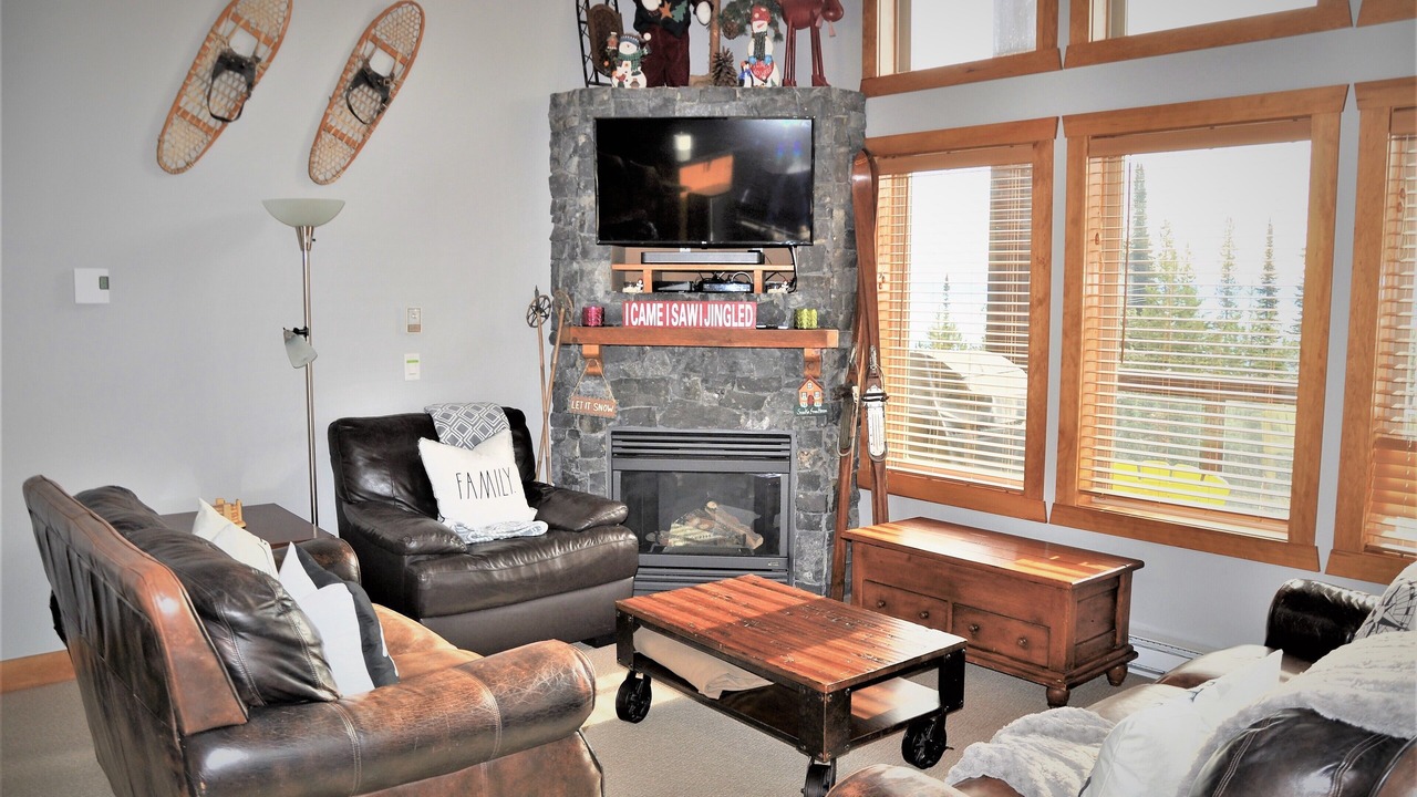 Photo of Livingroom in Snow Pine Estates