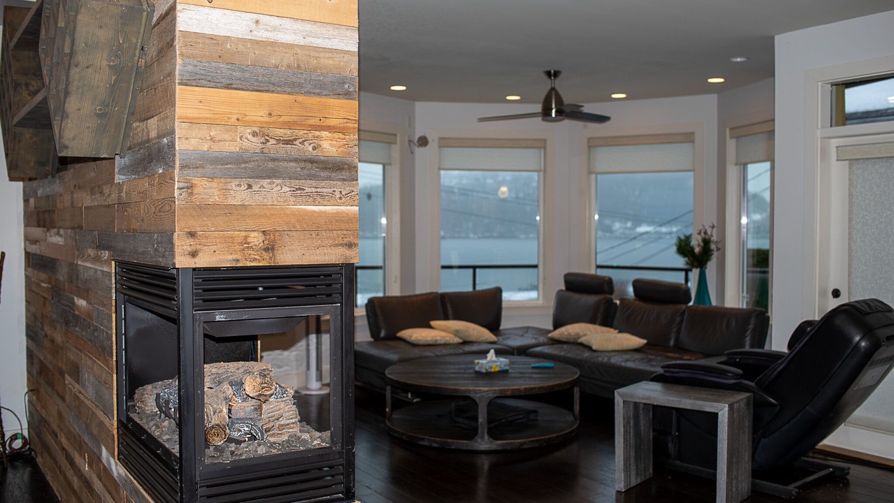 Photo of Livingroom in District of North Vancouver
