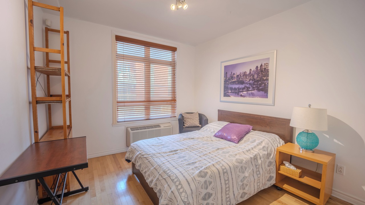 Photo of Bedroom in Quartier des Spectacles
