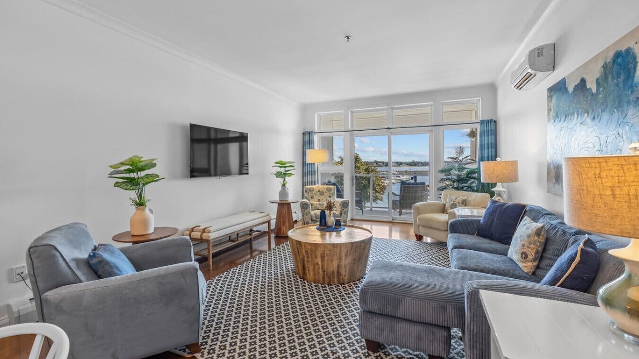 Photo of Livingroom in Queens Square