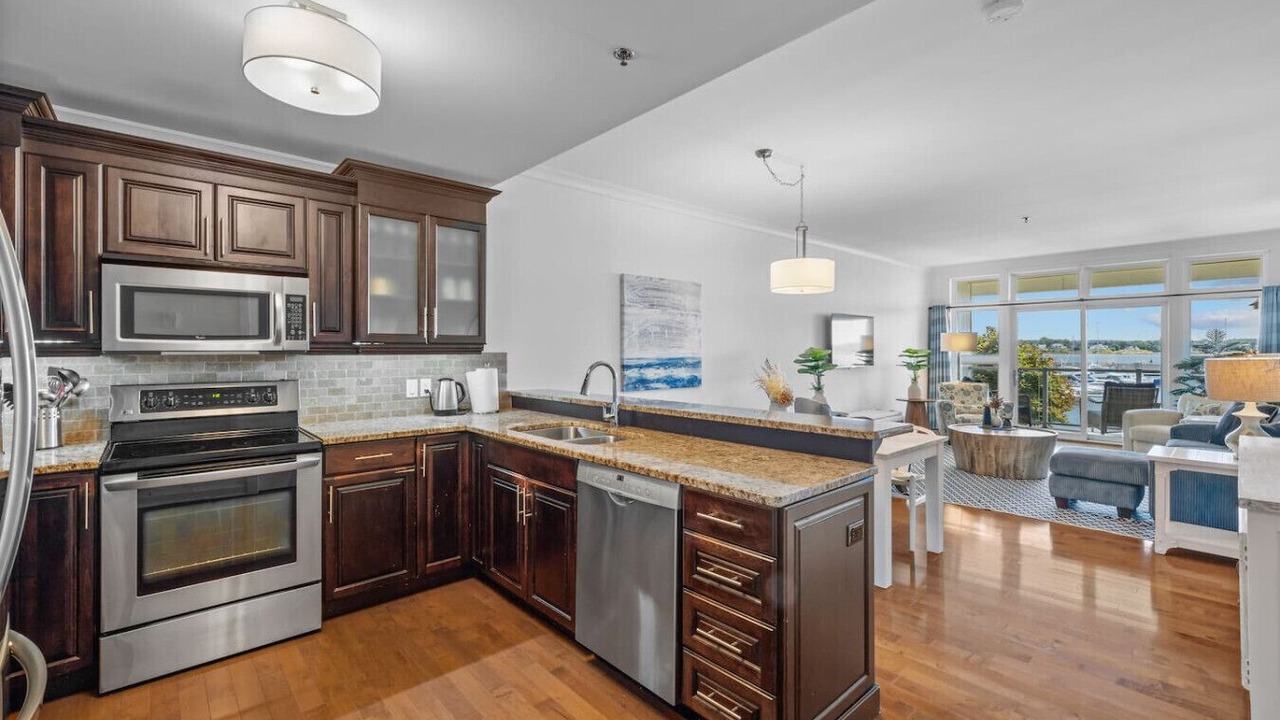 Photo of Kitchen in Queens Square