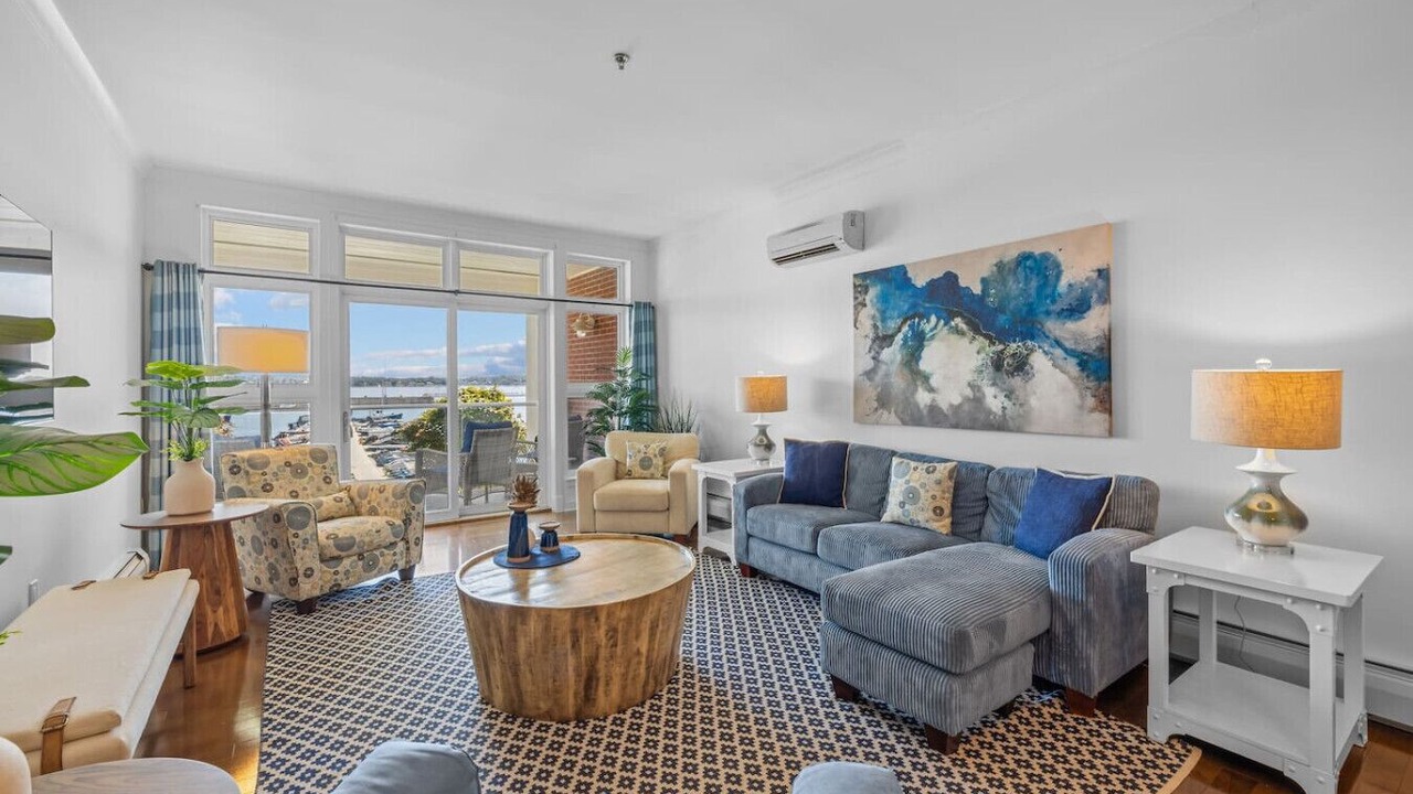 Photo of Livingroom in Queens Square