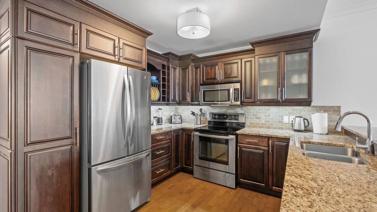 Photo of Kitchen in Queens Square