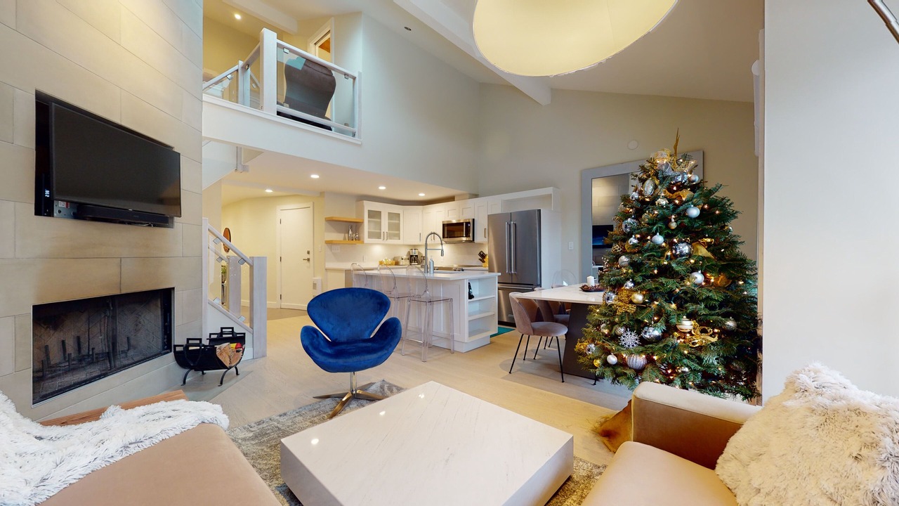 Photo of Livingroom in Whistler Village