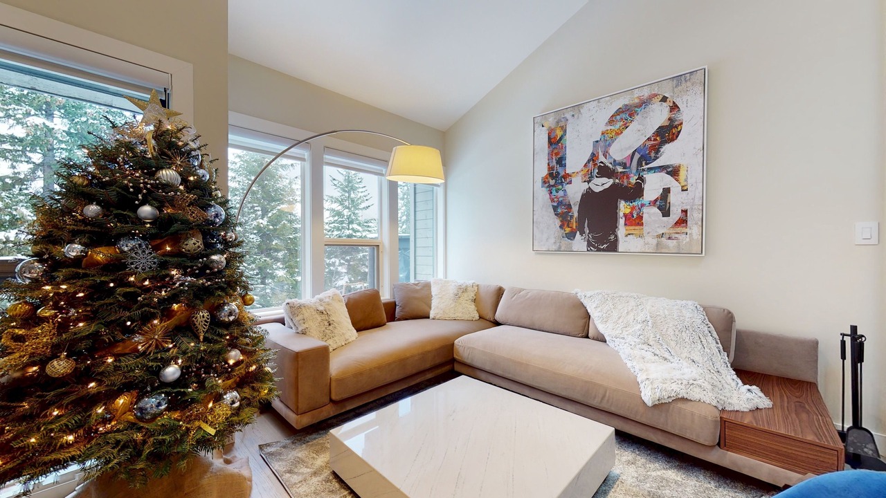 Photo of Livingroom in Whistler Village