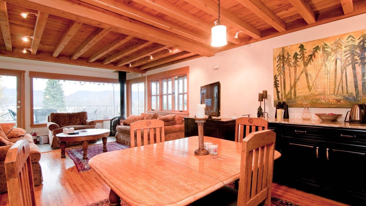 Photo of Livingroom in Kitsilano
