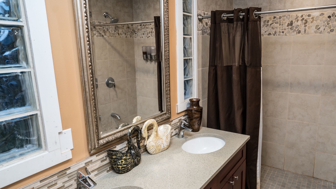 Photo of Bathroom in Kingsland