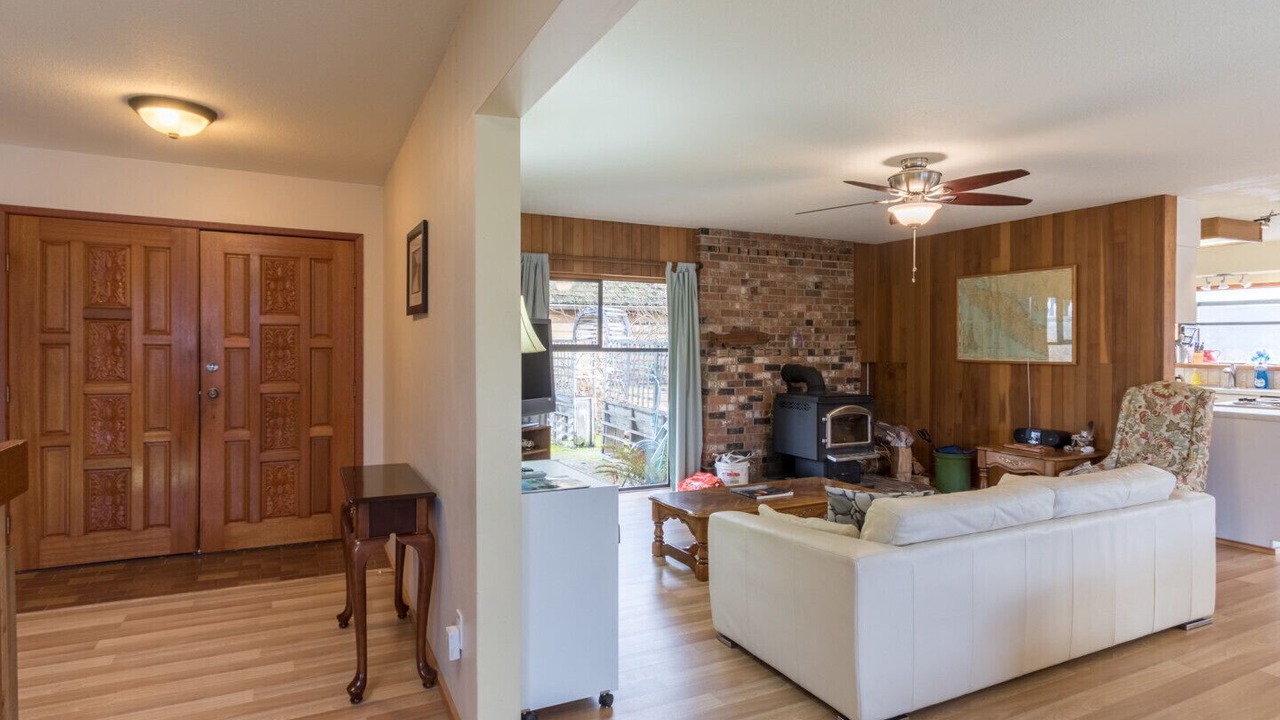 Photo of Livingroom in Fanny Bay