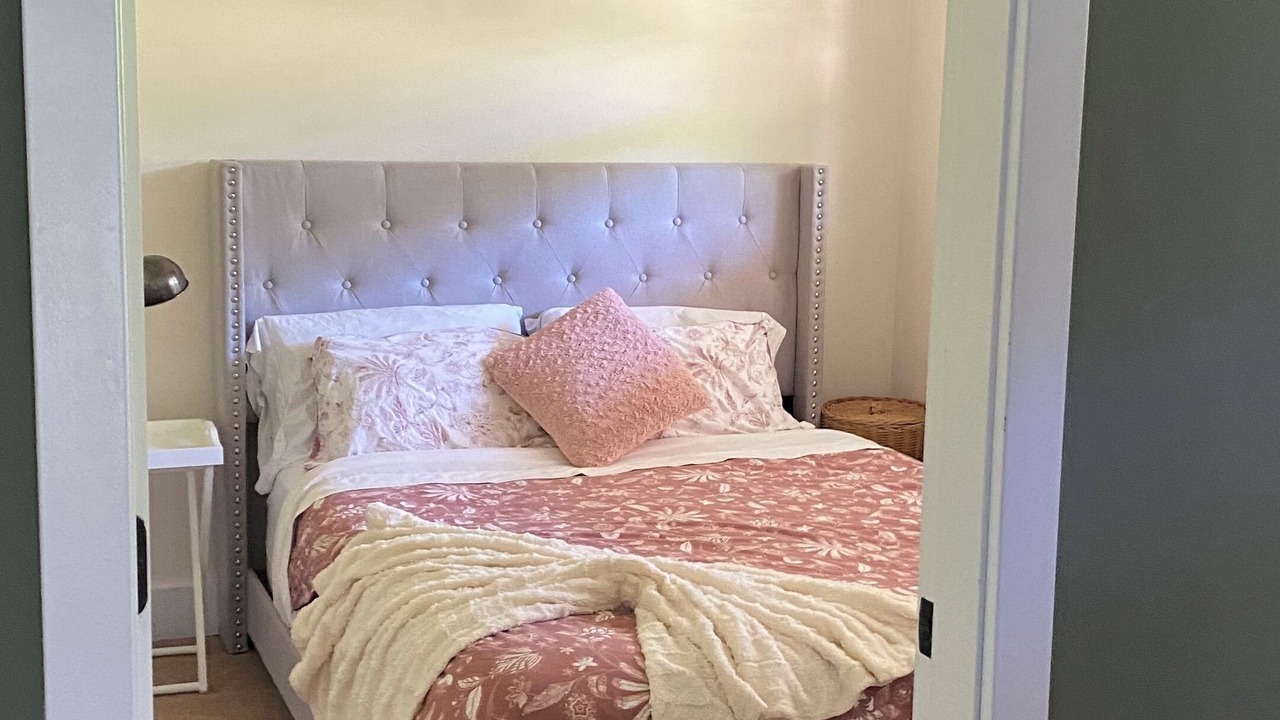 Photo of Bedroom in Salt Spring Island
