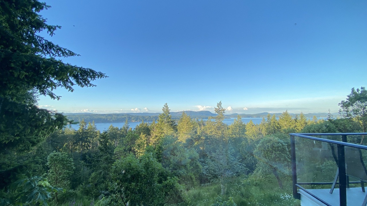 Photo of Bedroom in Salt Spring Island