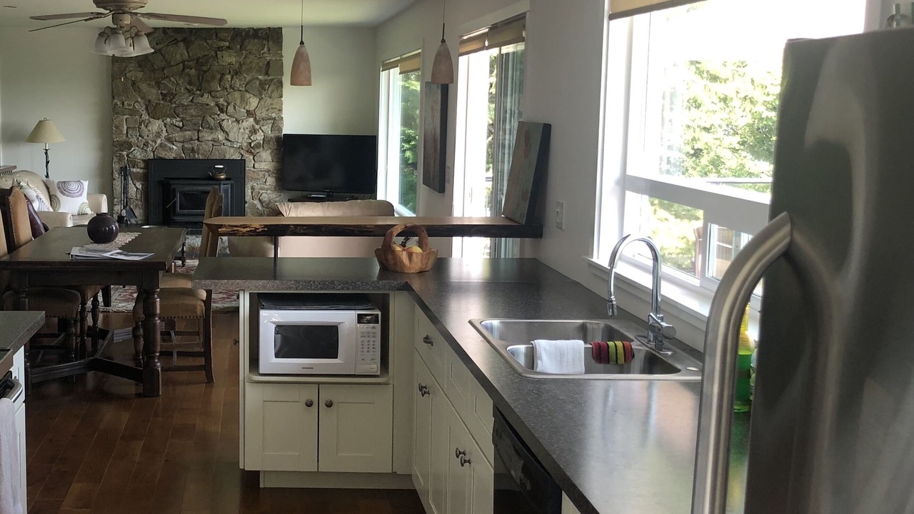 Photo of Kitchen in Salt Spring Island
