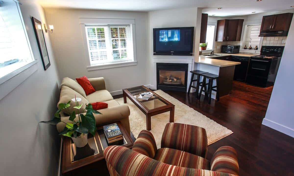Photo of Livingroom in Central Lonsdale