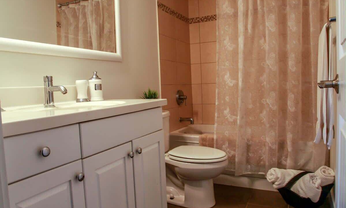 Photo of Bathroom in Central Lonsdale