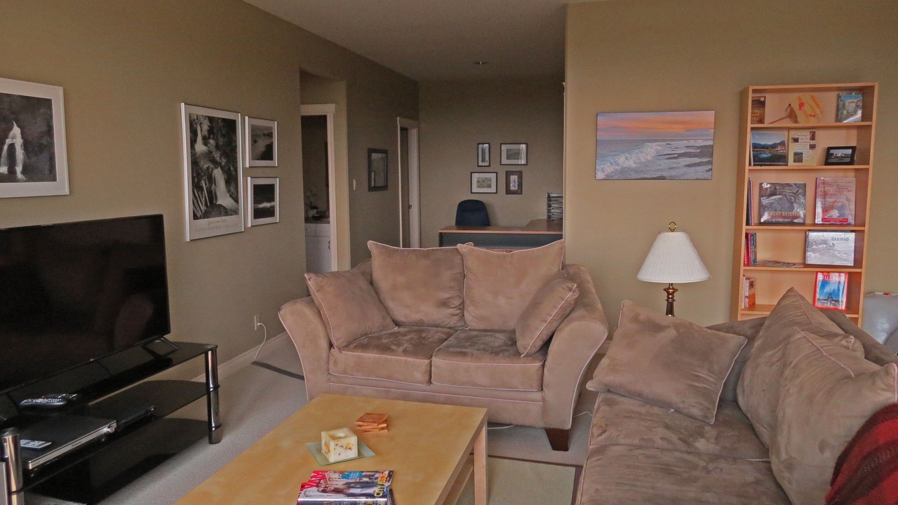 Photo of Livingroom in Colwood