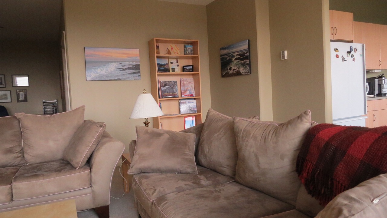 Photo of Livingroom in Colwood