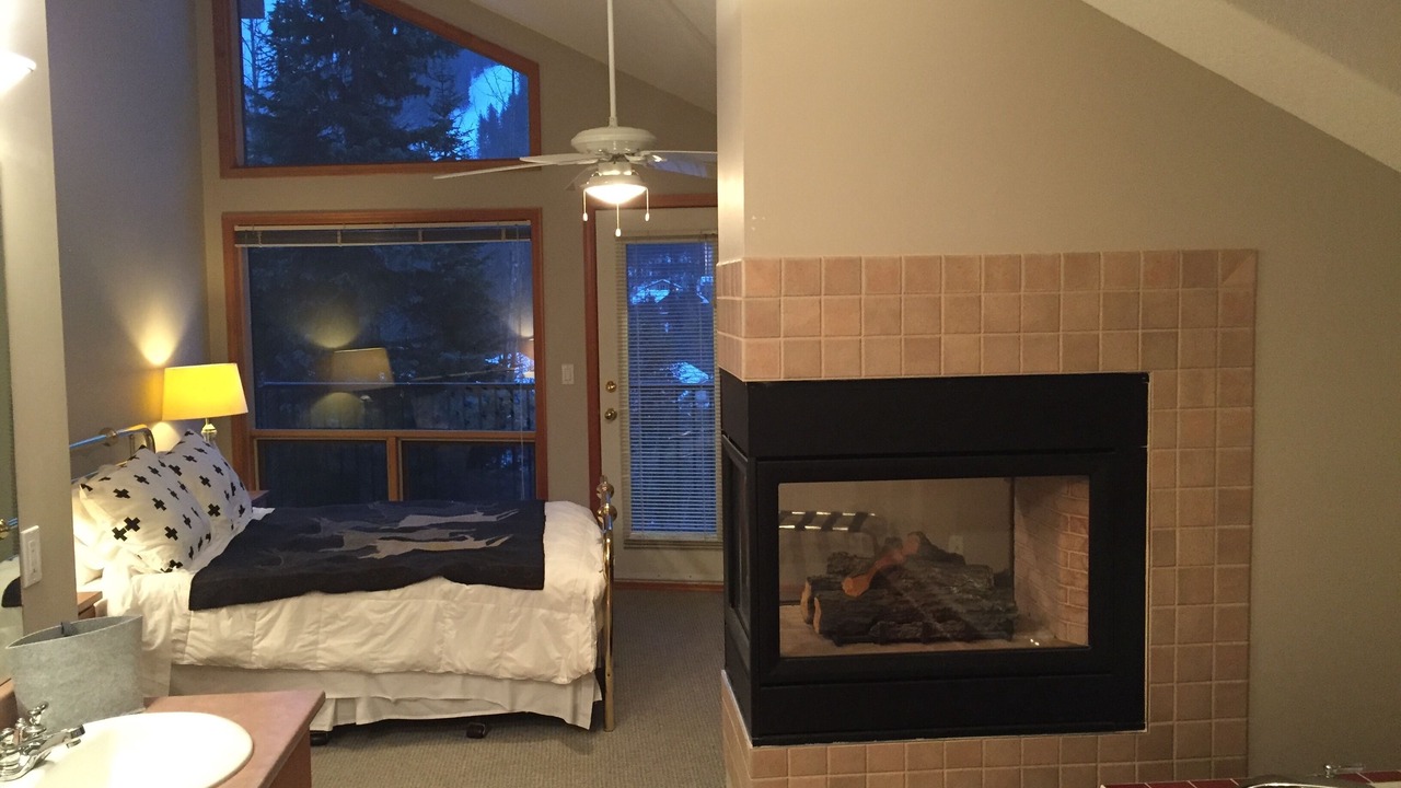 Photo of Bathroom in Sunburst Estates