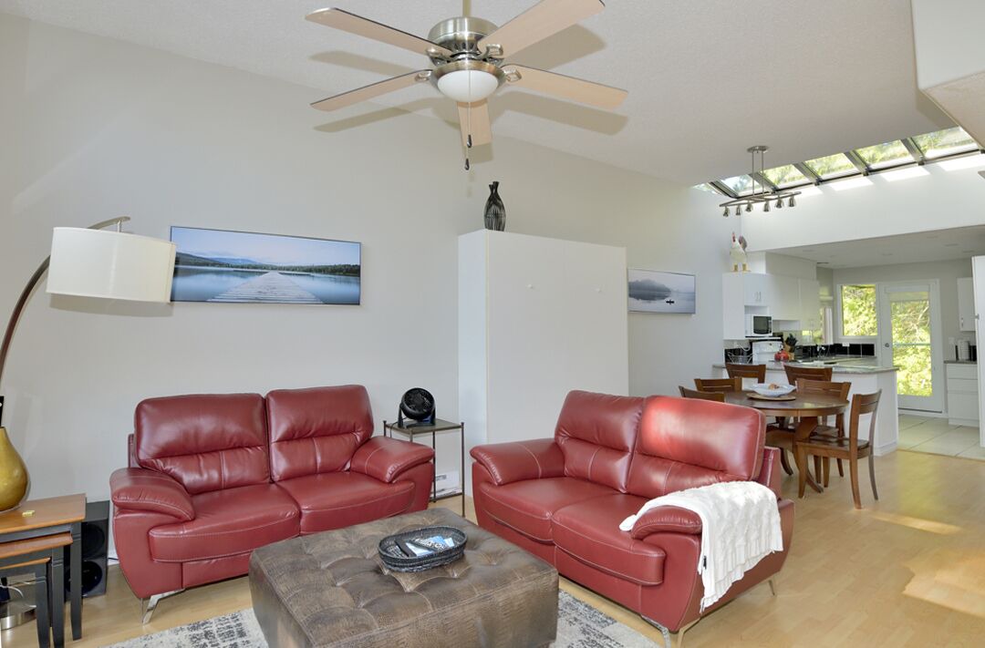 Photo of Livingroom in North Oyster