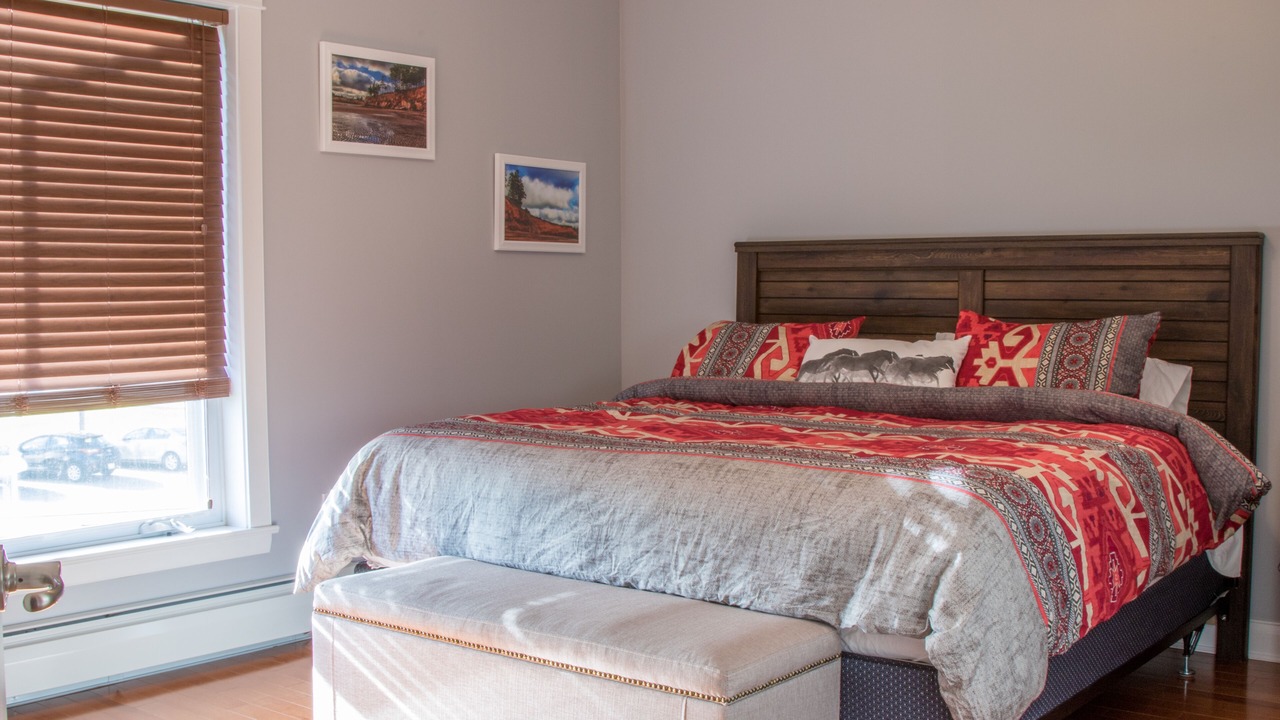 Photo of Bedroom in Queens Square