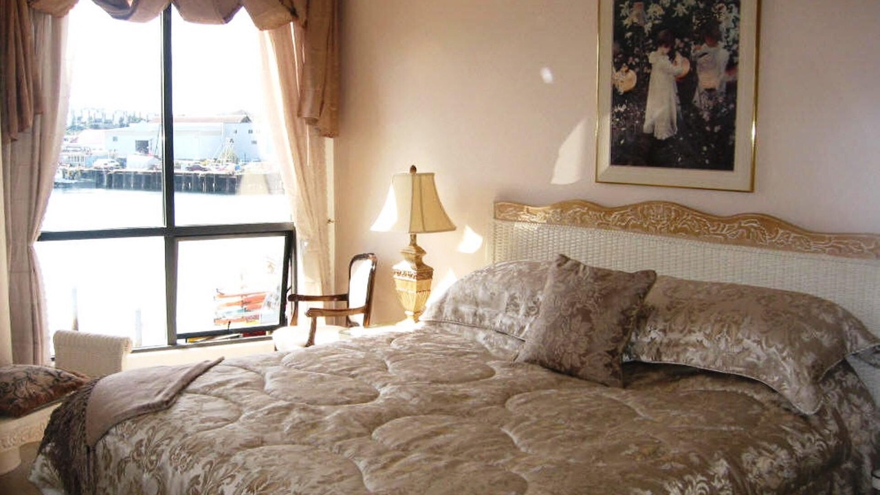 Photo of Livingroom in Downtown Victoria