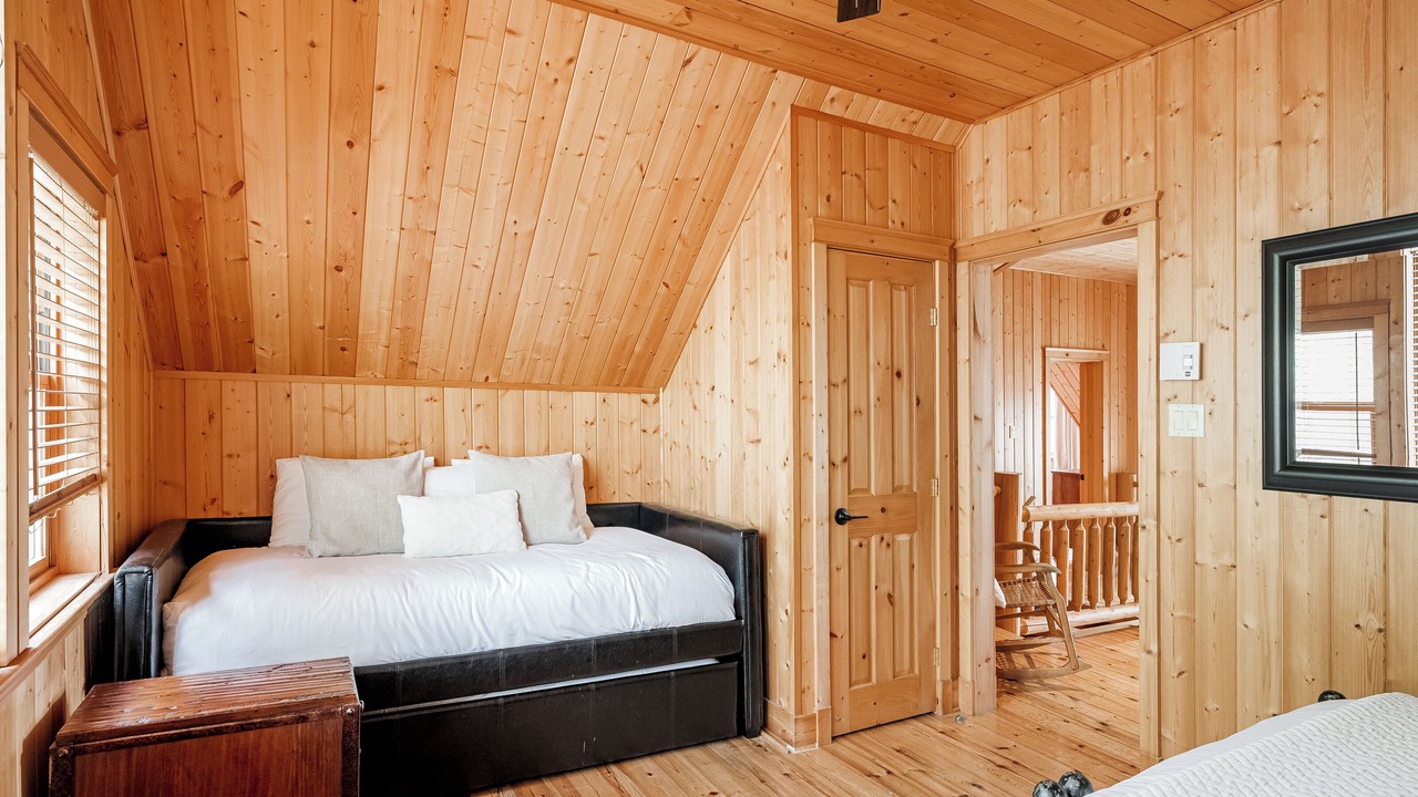 Photo of Bedroom in Fiddler Lake Resort