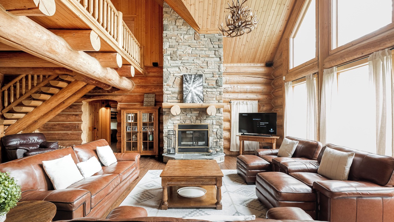 Photo of Livingroom in Fiddler Lake Resort