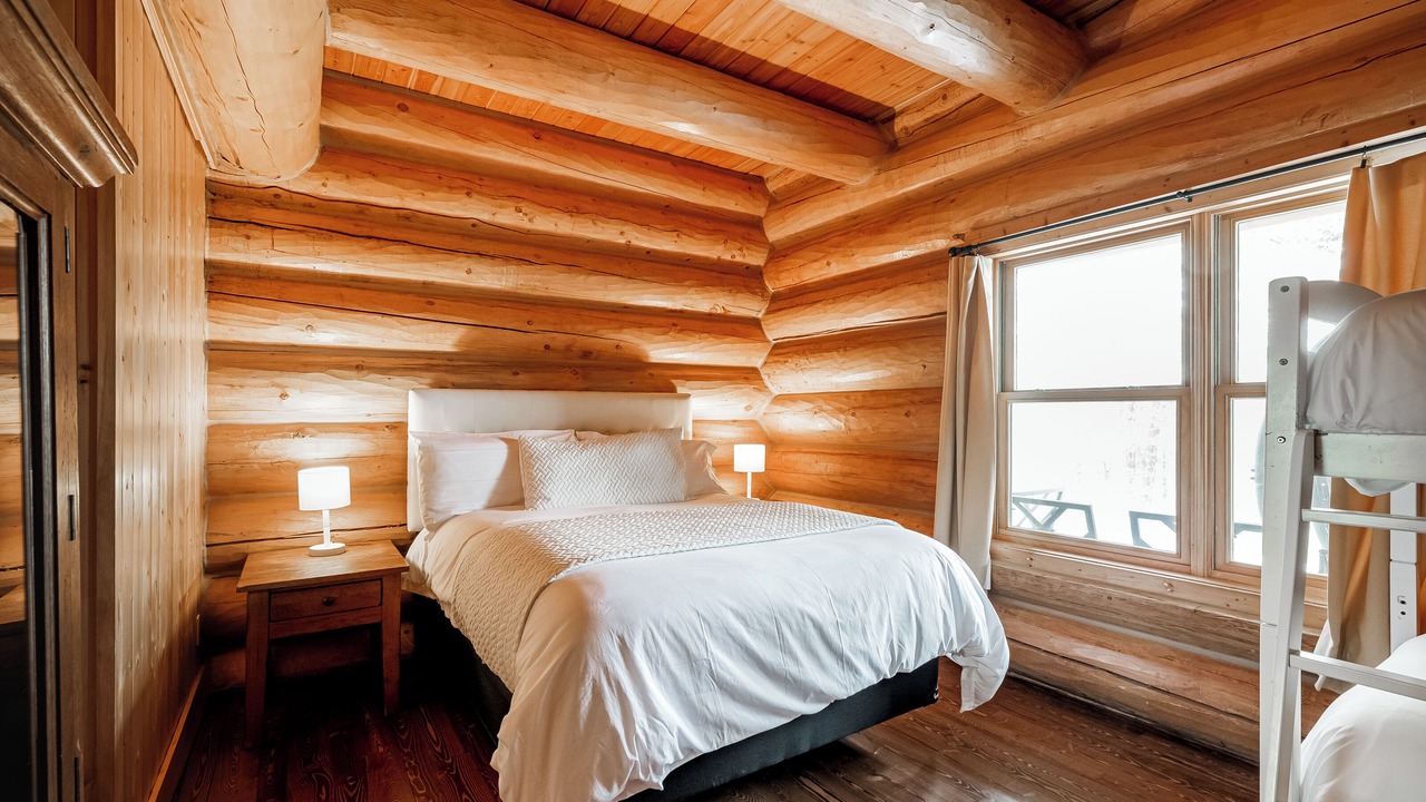 Photo of Bedroom in Fiddler Lake Resort
