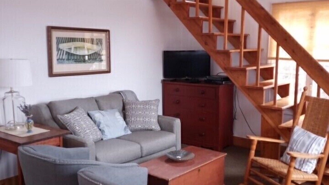 Photo of Livingroom in Little Pond