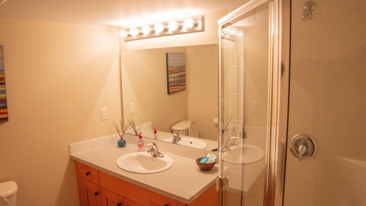 Photo of Bathroom in Golden
