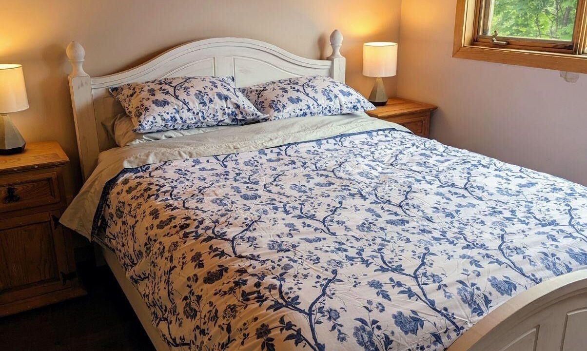 Photo of Bedroom in Tors Cove