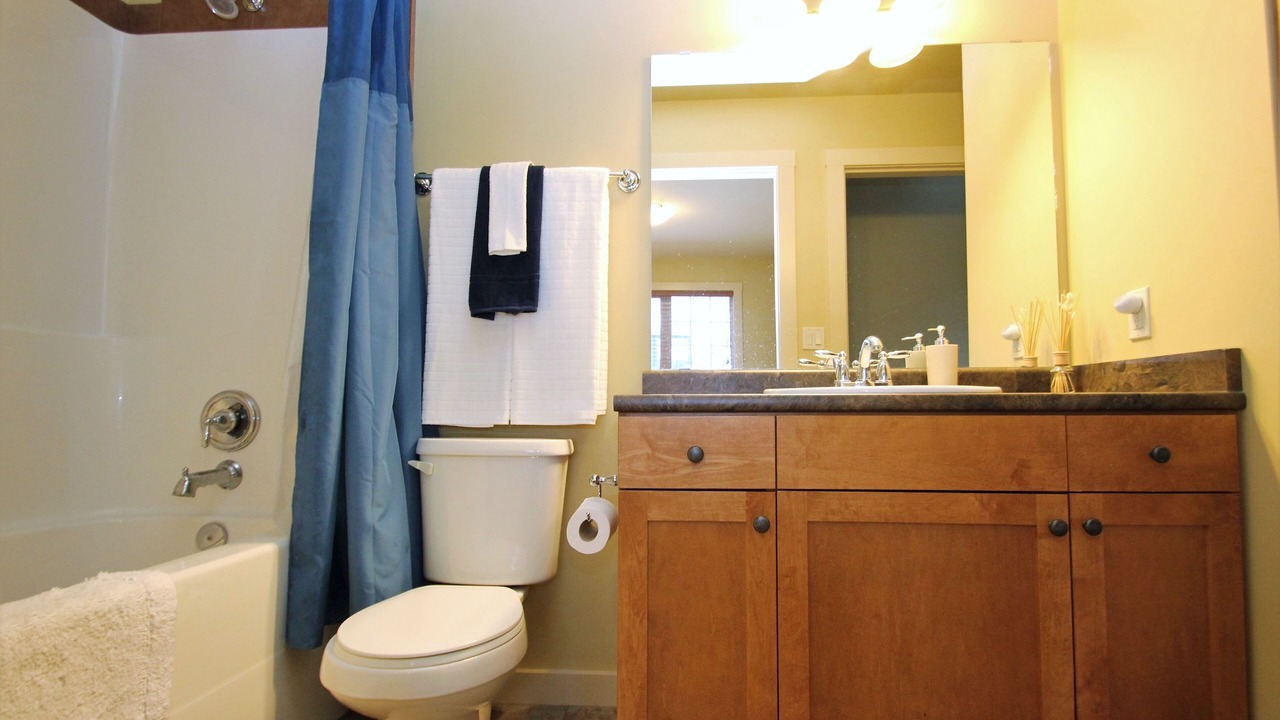Photo of Bathroom in Golden