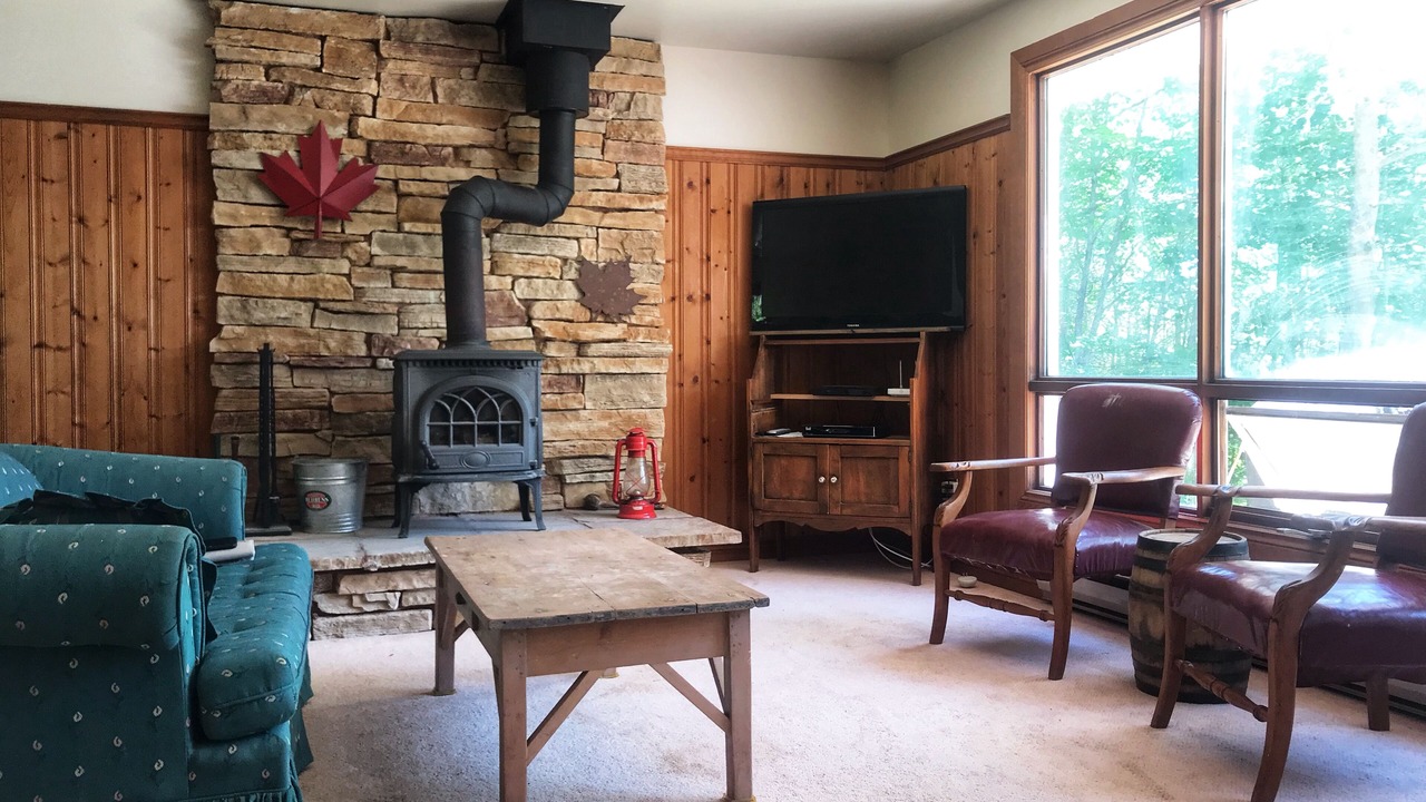 Photo of Livingroom in Muskoka Lakes