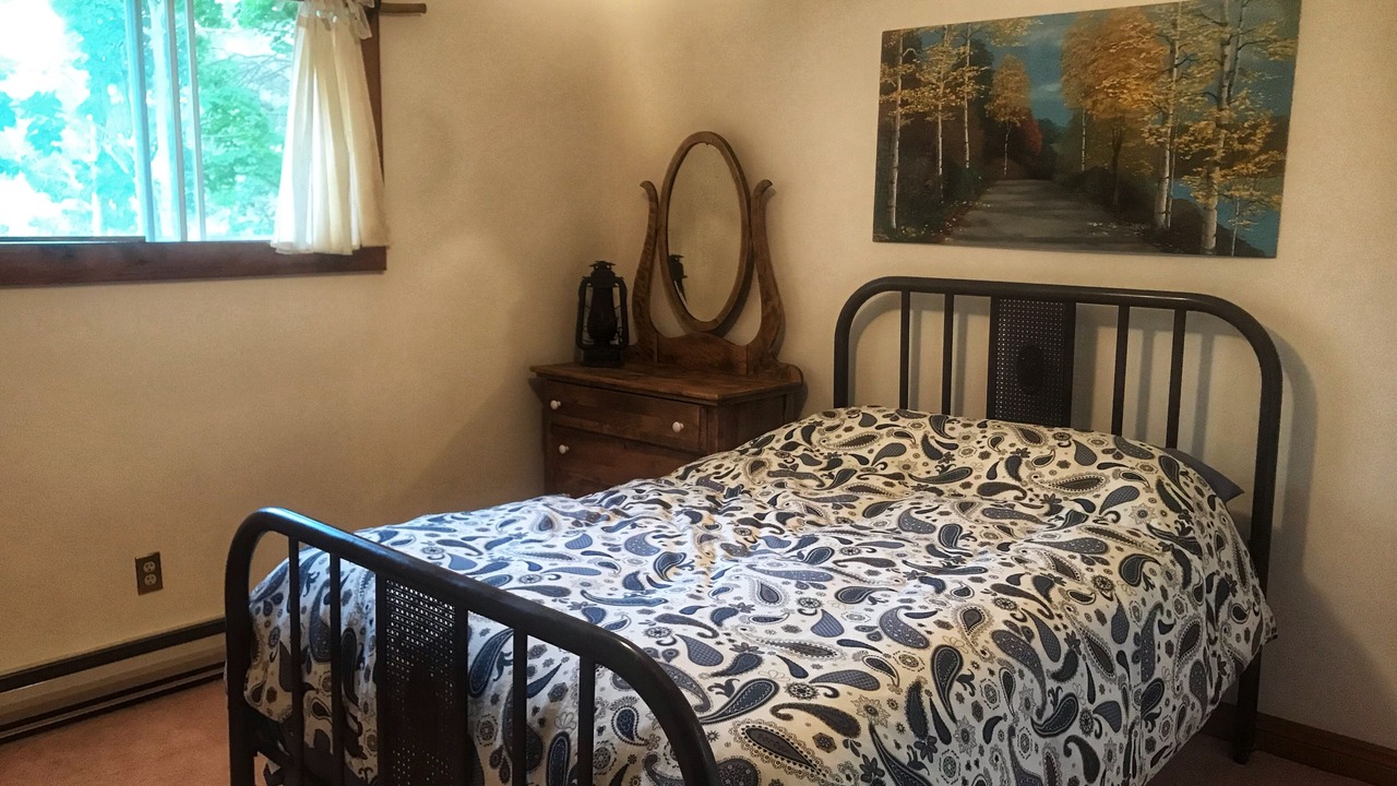 Photo of Bedroom in Muskoka Lakes