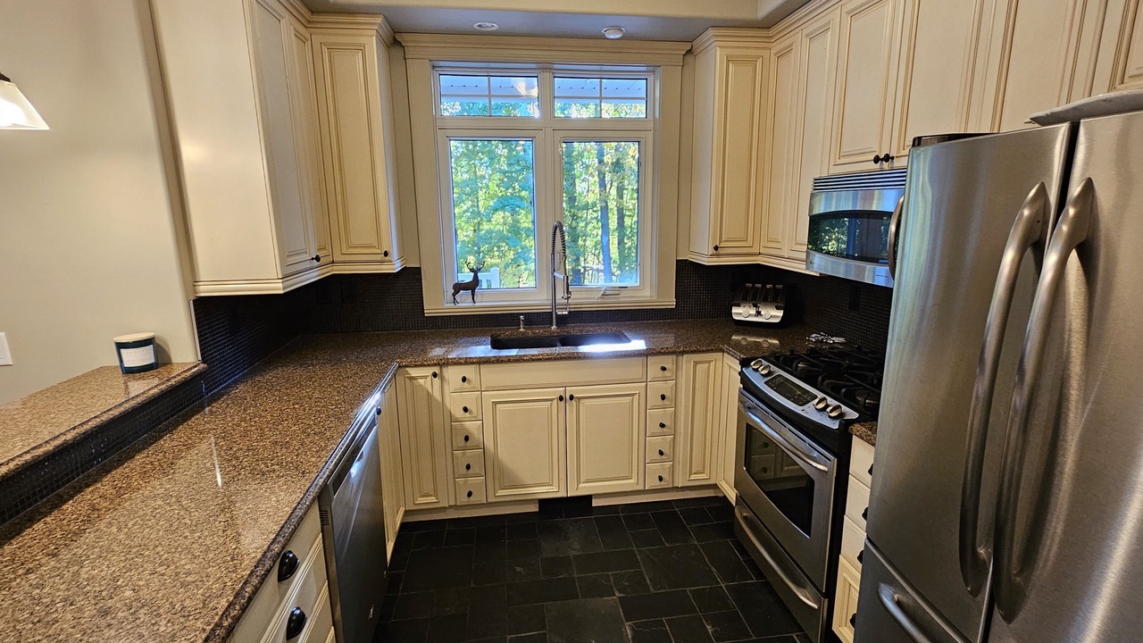 Photo of Kitchen in Parkland Beach