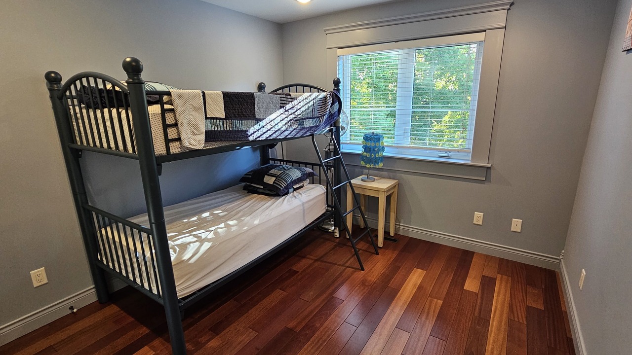 Photo of Bedroom in Parkland Beach