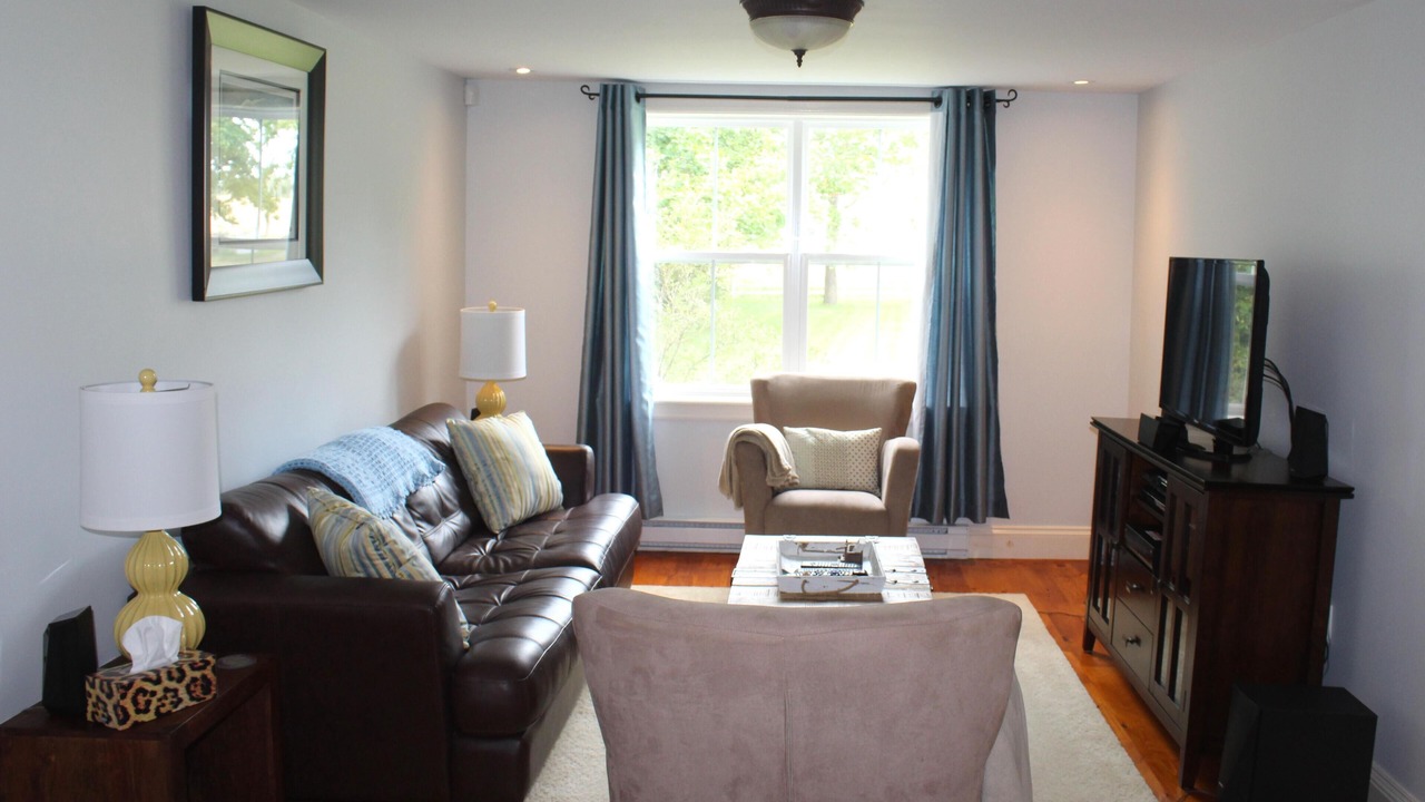 Photo of Livingroom in West Covehead