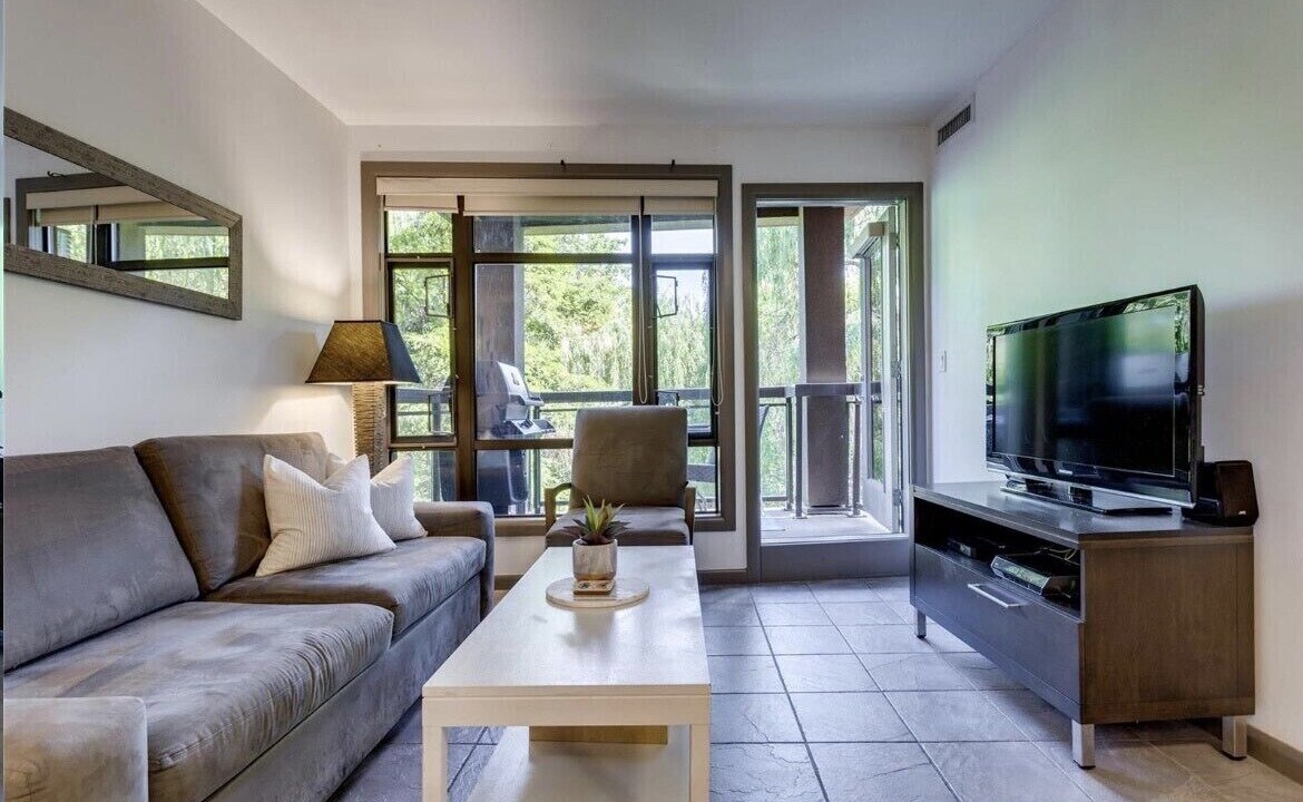 Photo of Livingroom in South Pandosy