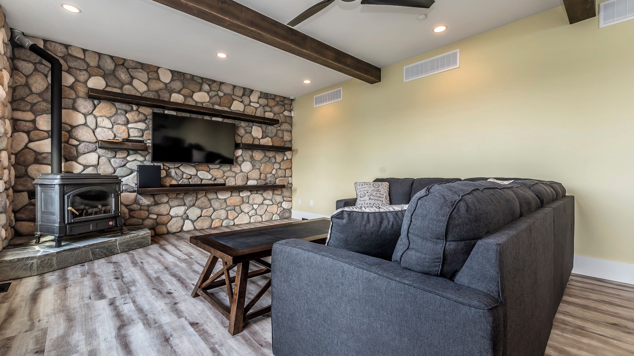 Photo of Livingroom in Harrison Hot Springs