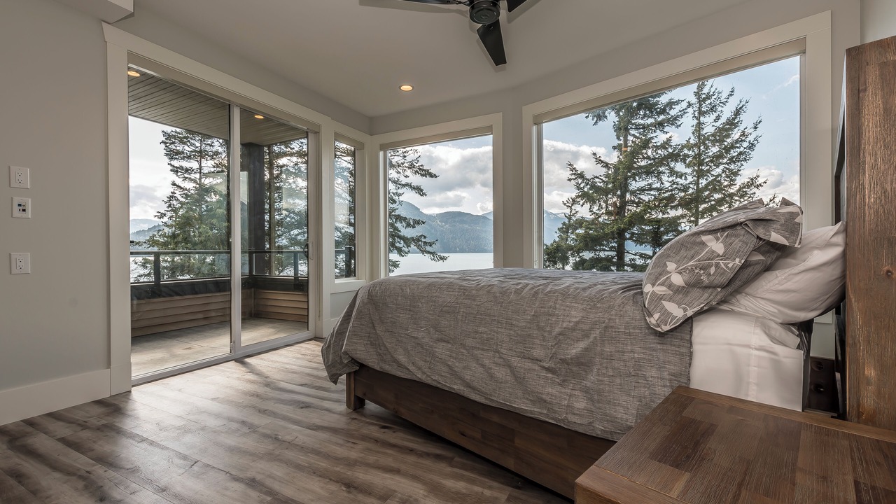 Photo of Bedroom in Harrison Hot Springs