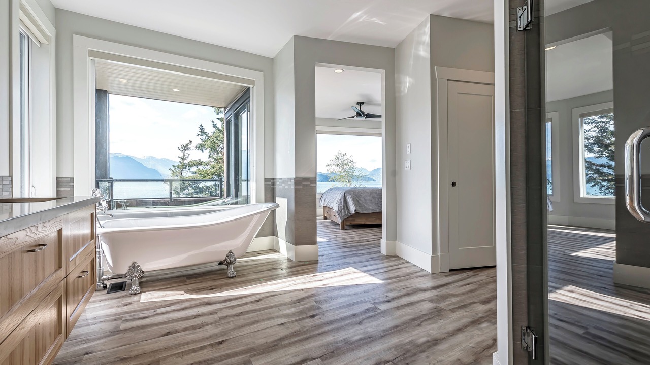 Photo of Bedroom in Harrison Hot Springs